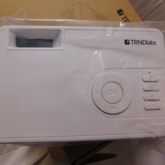 TRNDlabs View Projector NEW IN BOX - Picture 5 of 9
